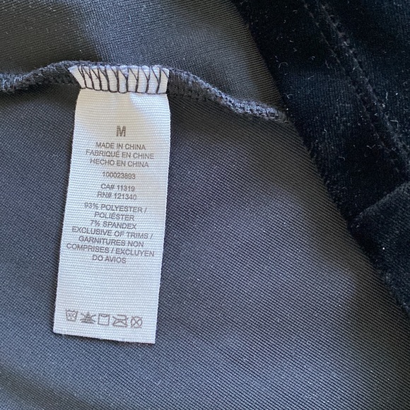 Garage black velvet skirt Size Medium in excellent condition - Picture 6 of 6